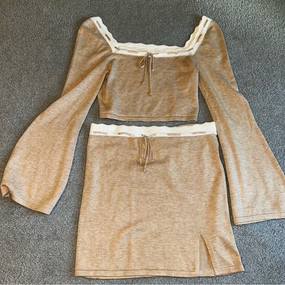 Dee Elle Tan Skirt Set Elegant and Stylish - Picture 1 of 8
